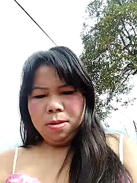 lusy-00 online show from December 23, 2025, 2:42 am