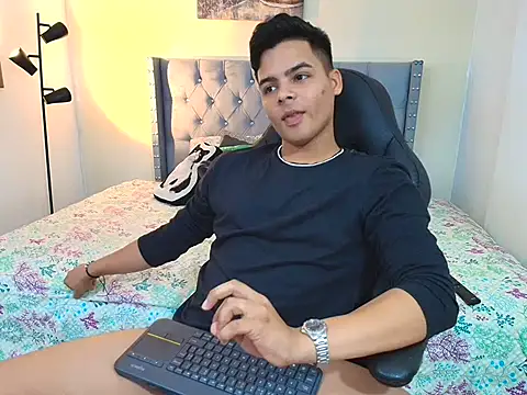 Snapshot of stewart_mateo_ chatting on September 20, 2025, 3:07 am stewart mateo  online show from September 20, 2025, 3:07 am