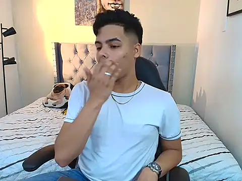 Snapshot of stewart_mateo_ chatting on September 25, 2025, 2:15 am stewart mateo  online show from September 25, 2025, 2:15 am