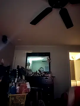 Snapshot of THATgirlUwont4get chatting on March 25, 2026, 11:27 am THATgirlUwont4get online show from March 25, 2026, 11:27 am