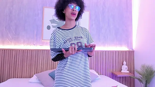 sophie rojas online show from November 5, 2025, 3:28 am