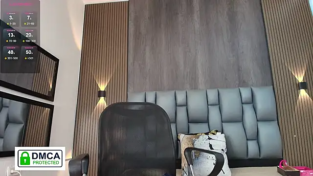 lia harper  online show from April 4, 2026, 4:59 pm