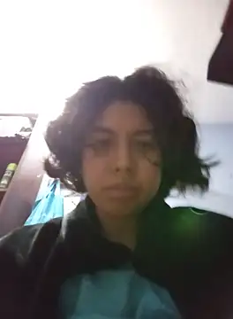 Syndel23 online show from October 2, 2025, 12:28 am