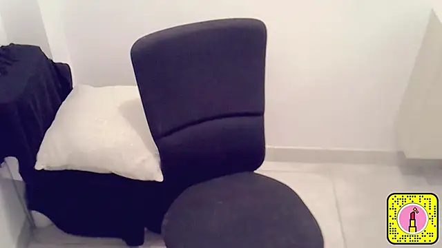 Morgane818181 online show from October 31, 2025, 8:21 pm