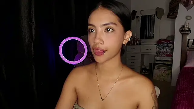 mia yireth online show from September 11, 2025, 12:44 am