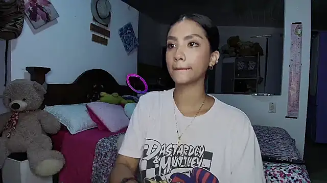 mia yireth online show from September 20, 2025, 12:22 am