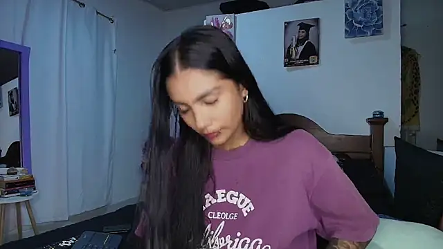 mia yireth online show from December 21, 2025, 12:29 am