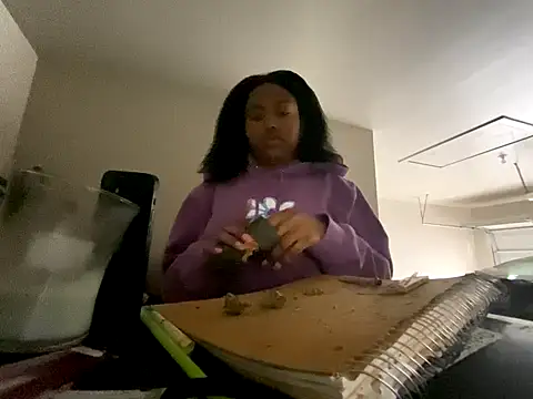 princesslivv online show from October 25, 2025, 7:08 pm