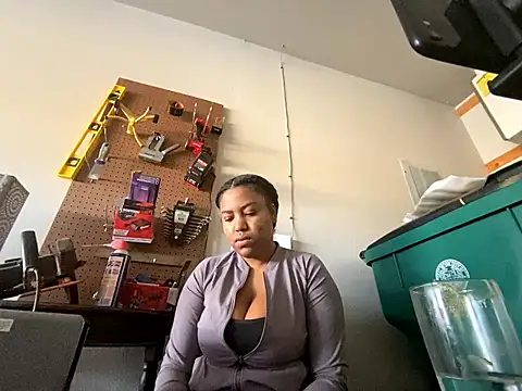 princesslivv online show from January 14, 2026, 10:36 pm