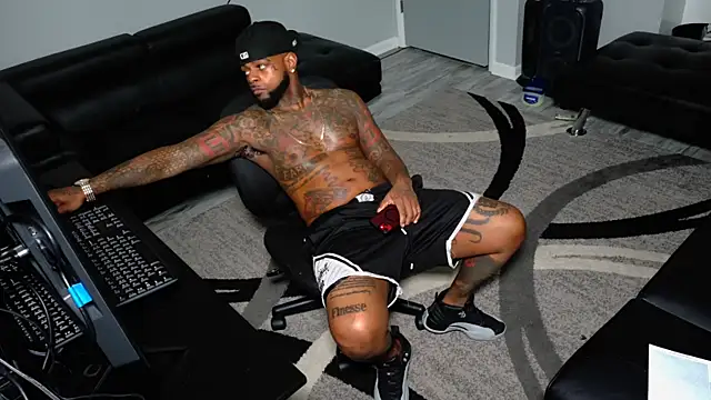 SLANGONDEMHOES online show from February 6, 2026, 1:03 pm