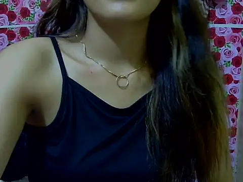 Snapshot of Amira90 chatting on September 12, 2025, 9:48 pm Amira90 online show from September 12, 2025, 9:48 pm