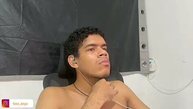 jonhsebastiann online show from May 30, 2026, 7:05 am