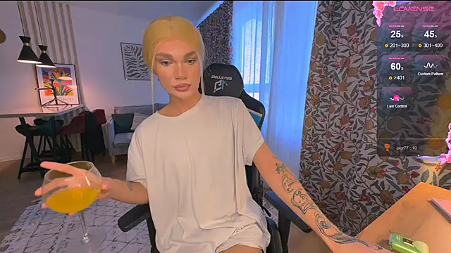 Snapshot of my-muse chatting on October 3, 2025, 12:35 pm my-muse online show from October 3, 2025, 12:35 pm