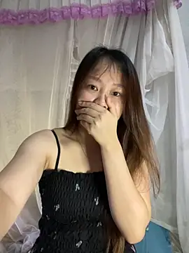 Snapshot of Hinne07 chatting on September 23, 2025, 12:13 am Hinne07 online show from September 23, 2025, 12:13 am