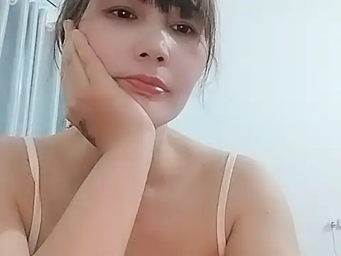 Siglemom sexy online show from April 25, 2026, 8:17 am