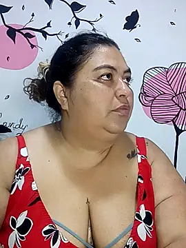 Snapshot of curvy_diva_ chatting on October 12, 2025, 11:20 am curvy diva online show from October 12, 2025, 11:20 am