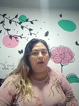 Snapshot of curvy_diva_ chatting on October 17, 2025, 11:02 am curvy diva online show from October 17, 2025, 11:02 am