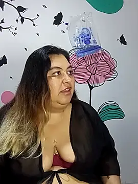 Snapshot of curvy_diva_ chatting on October 19, 2025, 11:55 am curvy diva online show from October 19, 2025, 11:55 am
