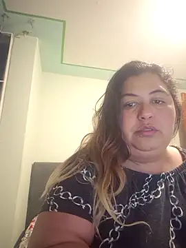 curvy diva  online show from December 4, 2025, 11:13 pm