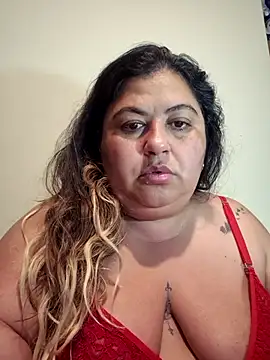 curvy diva  online show from February 3, 2026, 11:15 am