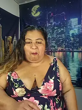 curvy diva  online show from April 12, 2026, 2:55 pm