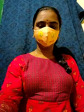 mini-queen online show from October 4, 2025, 7:34 pm