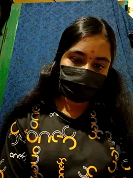 mini-queen online show from October 28, 2025, 5:26 pm