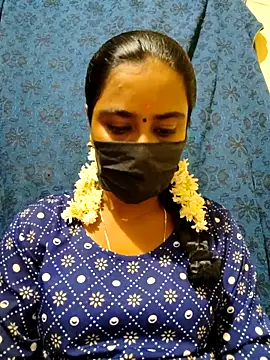 mini-queen online show from November 24, 2025, 6:07 pm