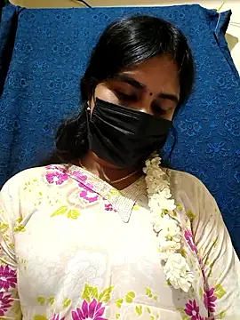 mini-queen online show from May 15, 2026, 3:30 pm