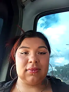 snow belle online show from October 26, 2025, 6:03 pm