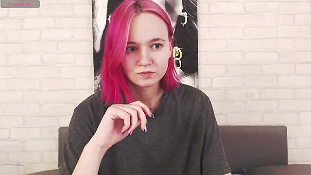 Ericha Stone online show from September 9, 2025, 8:03 am