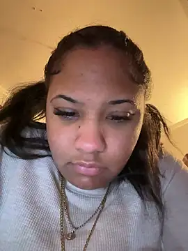 StylishEchium online show from April 19, 2026, 8:44 pm