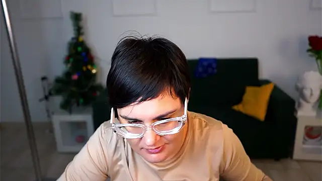 LauraDavidsons online show from January 18, 2026, 6:39 am