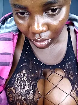 Snapshot of TheSpiceyQueen chatting on October 29, 2025, 8:27 am TheSpiceyQueen online show from October 29, 2025, 8:27 am