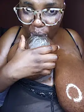 Snapshot of TheSpiceyQueen chatting on February 20, 2026, 8:31 pm TheSpiceyQueen online show from February 20, 2026, 8:31 pm