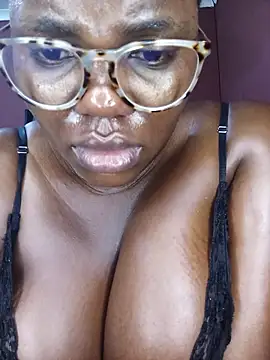 Snapshot of TheSpiceyQueen chatting on April 1, 2026, 6:47 am TheSpiceyQueen online show from April 1, 2026, 6:47 am