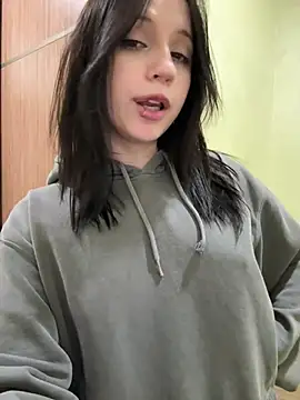 YourLittleDevil online show from April 1, 2026, 1:41 pm