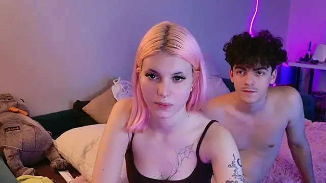 Snapshot of Alice18James chatting on September 8, 2025, 11:04 pm Alice18James online show from September 8, 2025, 11:04 pm