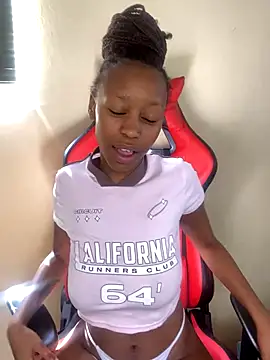 Snapshot of SexyPetitex25 chatting on November 2, 2025, 1:02 pm SexyPetitex25 online show from November 2, 2025, 1:02 pm