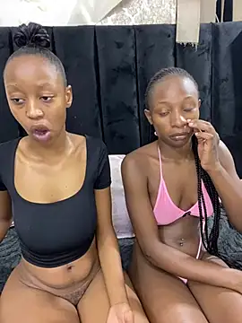 Snapshot of SexyPetitex25 chatting on February 20, 2026, 7:47 pm SexyPetitex25 online show from February 20, 2026, 7:47 pm