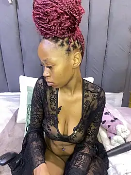 SexyPetitex25 online show from June 3, 2026, 8:03 pm