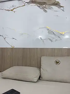 emily browne online show from October 17, 2025, 7:38 pm