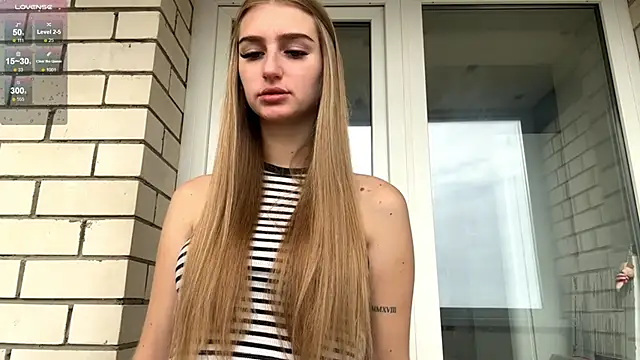 SweetJinny88 online show from October 12, 2025, 7:40 am