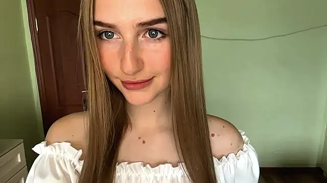 SweetJinny88 online show from May 28, 2026, 8:44 am