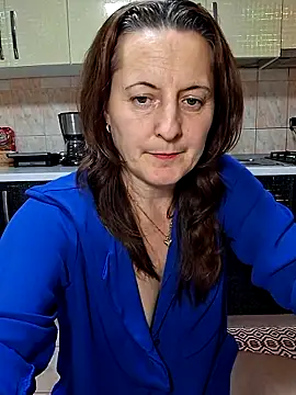 Fluturas2 online show from November 15, 2025, 9:11 pm