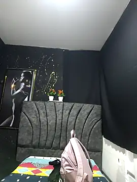 AmberGold- online show from September 19, 2025, 11:05 pm