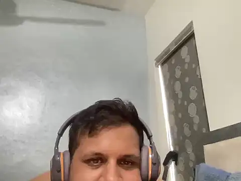 chiikuloveu online show from February 17, 2026, 4:42 am