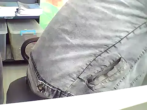 AMCIKSEVER42 online show from December 1, 2025, 9:36 am