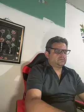 Snapshot of Katracho6969 chatting on February 13, 2026, 12:06 am Katracho6969 online show from February 13, 2026, 12:06 am