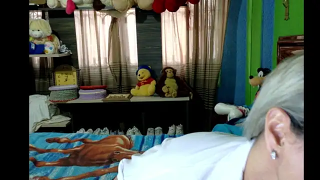  Charlize theron  online show from March 20, 2026, 10:47 pm